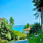 Summer Breeze Park Apartment, Santa Marina Village, Apartament