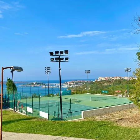 Summer Breeze Park Apartment, Santa Marina Village, شقة