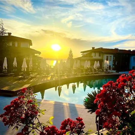 アパート Summer Breeze Park Apartment, Santa Marina Village, *
