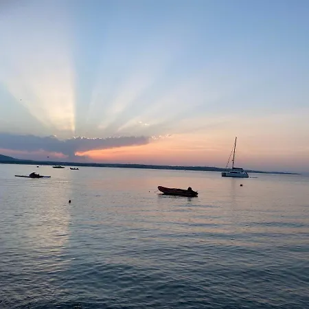 Summer Breeze Park Apartment, Santa Marina Village, شقة *
