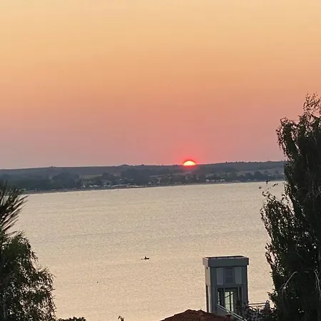 شقة Summer Breeze Park Apartment, Santa Marina Village, سوزوبول