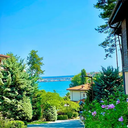 Summer Breeze Park Apartment, Santa Marina Village, アパート