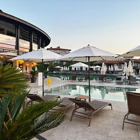Summer Breeze Park Apartment, Santa Marina Village, アパート